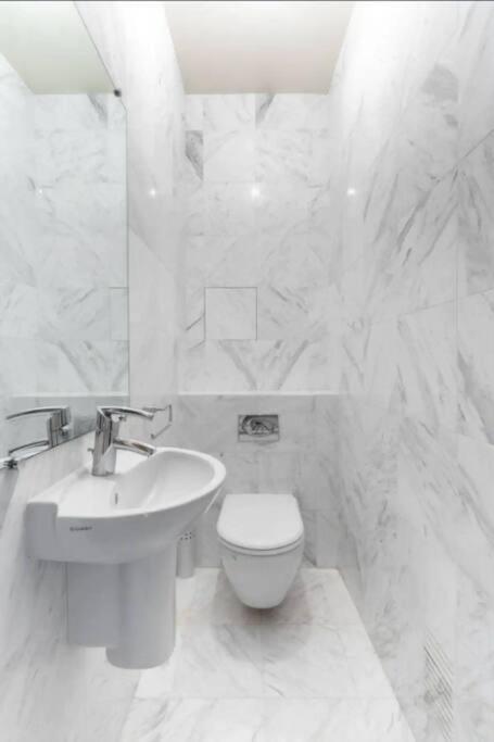 Avenue Montaigne Luxury Apartment 2Br 4P Paris Exteriör bild