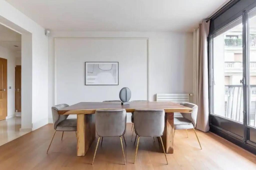 Avenue Montaigne Luxury Apartment 2Br 4P Paris Exteriör bild